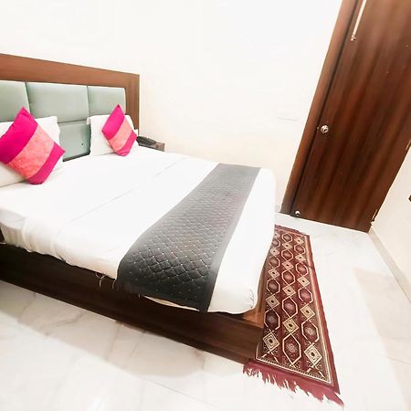Hotel Shiva International Near By Igi Airport Yeni Delhi Dış mekan fotoğraf