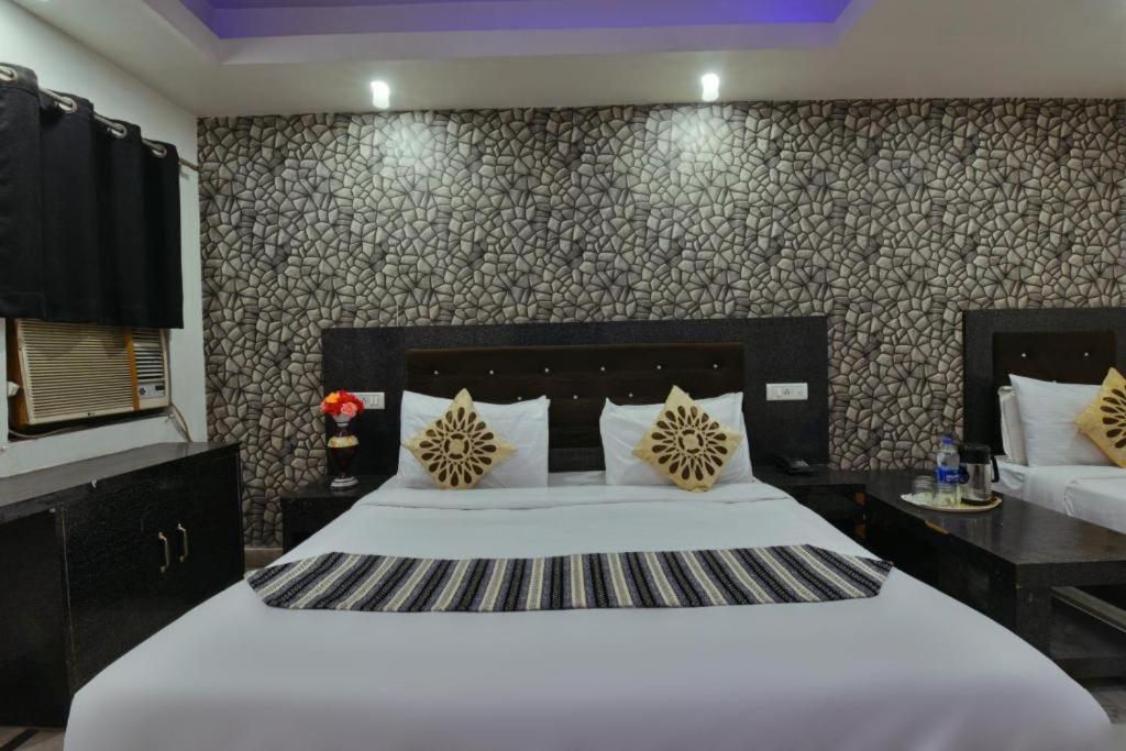 Hotel Shiva International Near By Igi Airport Yeni Delhi Dış mekan fotoğraf