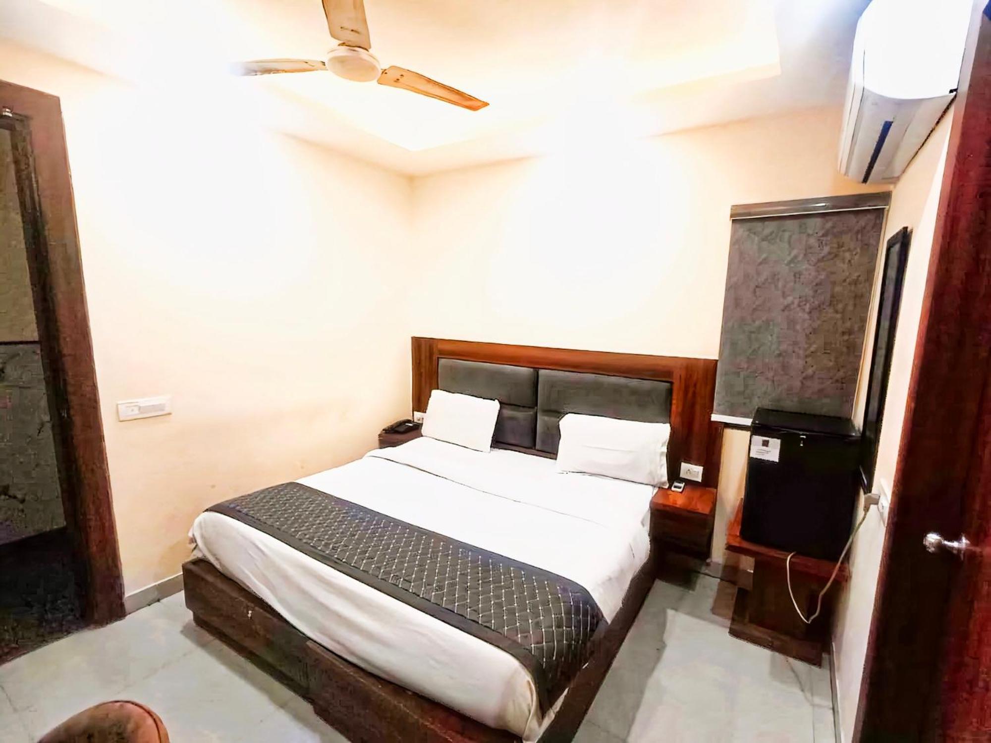 Hotel Shiva International Near By Igi Airport Yeni Delhi Dış mekan fotoğraf