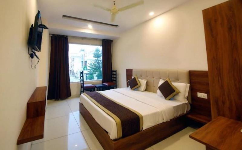 Hotel Shiva International Near By Igi Airport Yeni Delhi Dış mekan fotoğraf